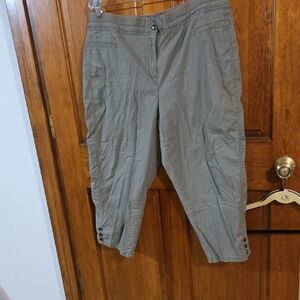 Rafaella Sport Classic Sage Green Capris Pants